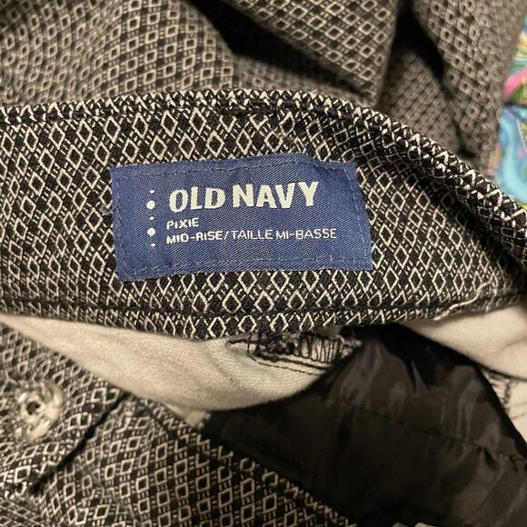 Old Navy Womens Black & White Diamond Pattern Mid-Rise Pixie Pants Size 12 - Picture 5 of 5